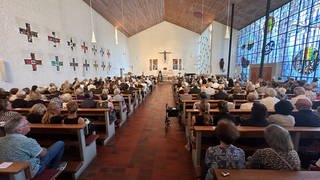 Mehrere hundert Menschen besuchten die Gedenkfeier in der Kirche St. Christophorus in Nonnenhorn.