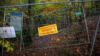 "Marienschlucht gesperrt"-Schild bei der Marienschlucht am Bodensee