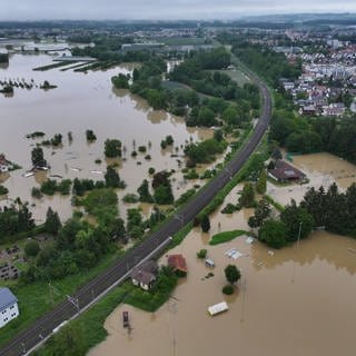 Anfang Juni: Das Hochwasser des Flusses Schussen überschwemmt Teile von Meckenbeuren.