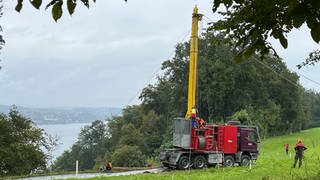 Der Kran für die Bauarbeiten an der Marienschlucht wird aufgebaut