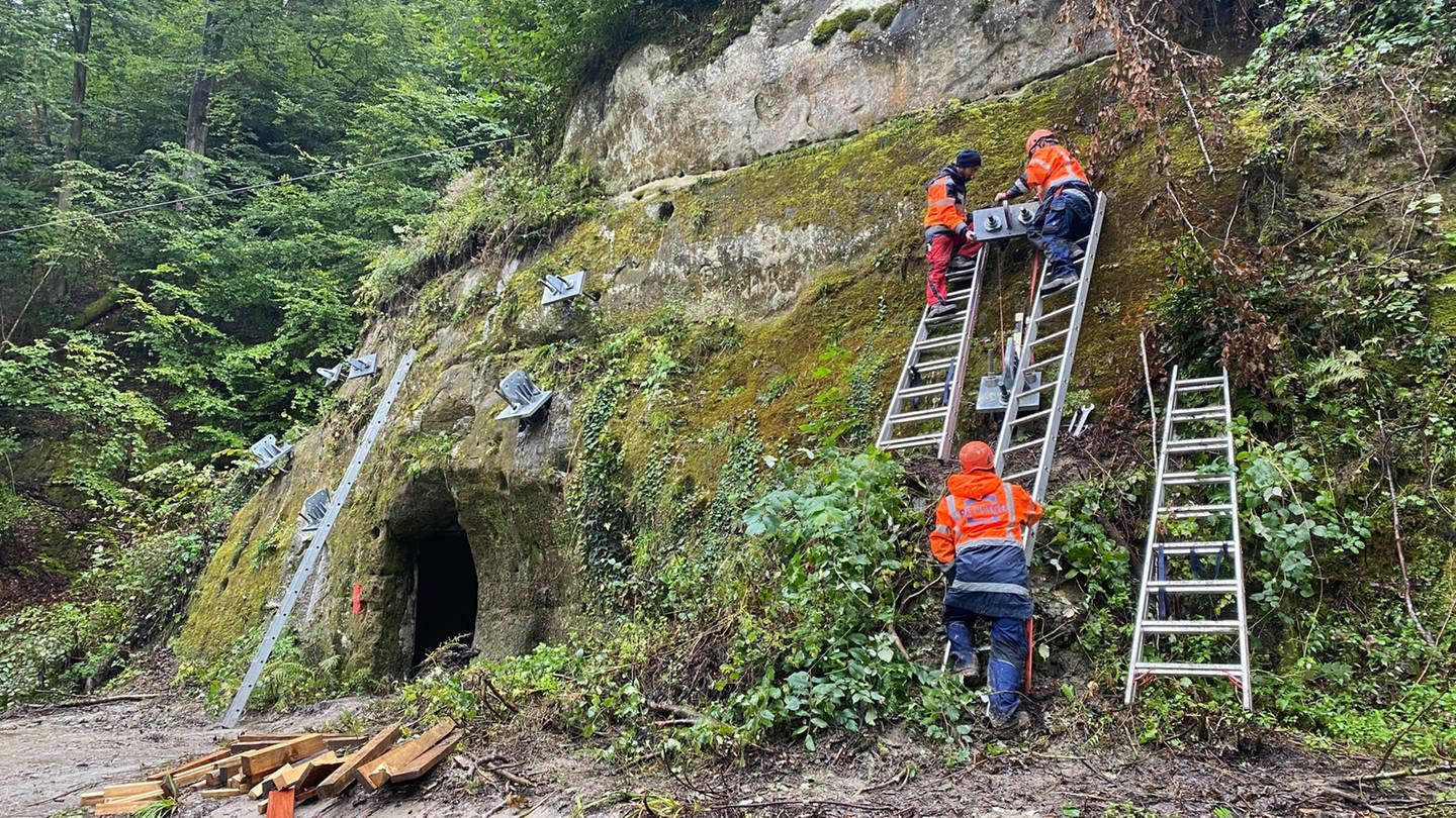 Die Arbeiten in der Marienschlucht für einen neuen Steg haben begonnen.