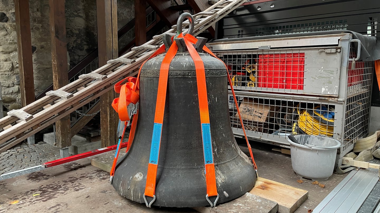 Die kaputte Glocke aus dem Turm des Schnetztors in Konstanz