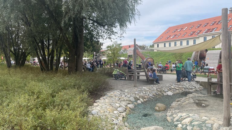 Das Landesgartenschaugelände lockte Alt und Jung an.