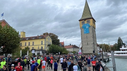 3-Länder-Marathon: Läufer vor dem Start in Lindau.