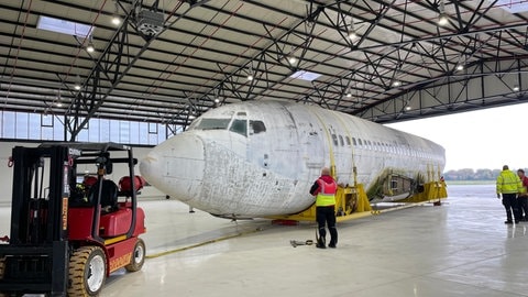 Die frühere Lufthansa-Maschine "Landshut" in der Halle Q - ihrem endgültigen Standort. 