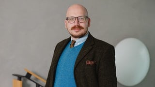 Portraitfoto des Politikwissenschaftlers Marco Bitschnau von der Universität Konstanz