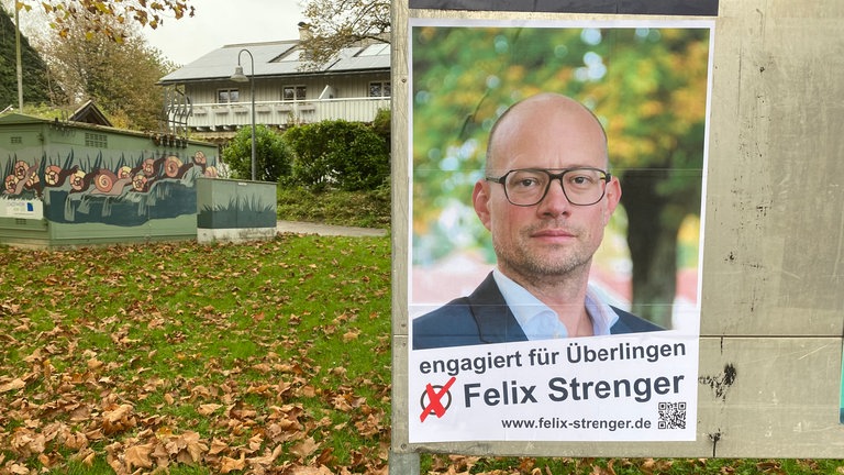 Wahlplakat zur OB-Wahl in Überlingen zeigt Felix Strenger (parteilos)