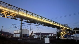 Der Stahlsteg beim Biberacher Bahnhof