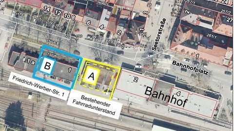 Lageplan des neuen Fahrradparkhauses in Radolfzell: rechts der bisherige Abstellplatz, links ein mögliches Erweiterungsgelände.