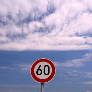 Verkehrsschild Tempobegrenzung auf 60 Stundenkilometer