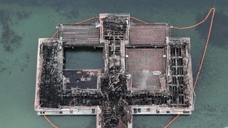 Badhütte in Rorschach am Schweizer Bodenseeufer nach dem Brand