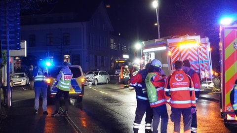 Bei einem tragischen und tödlichen Verkehrsunfall waren zahlreiche Rettungskräfte im Einsatz.