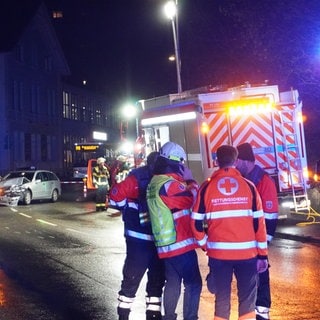 Bei einem tragischen und tödlichen Verkehrsunfall waren zahlreiche Rettungskräfte im Einsatz.