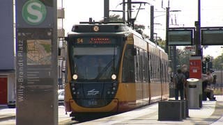 Stadtbahn ander Haltestelle Bahnhof Heilbronn