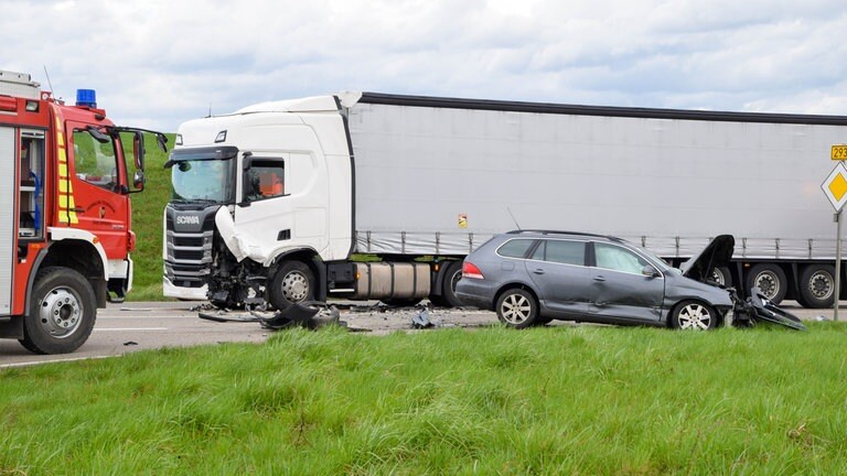 Ein Schwerverletzter Bei Unfall Auf B293 Bei Eppingen - SWR Aktuell