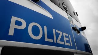 Polizeifahrzeug Heckansicht. In Oberuhldingen ist bei einem Polizeieinsatz ein Schuss gefallen.