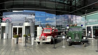 Die Ausstellung zeigt historische und moderne Fahrzeuge aus 125 Jahren Werksfeuerwehr-Geschichte.