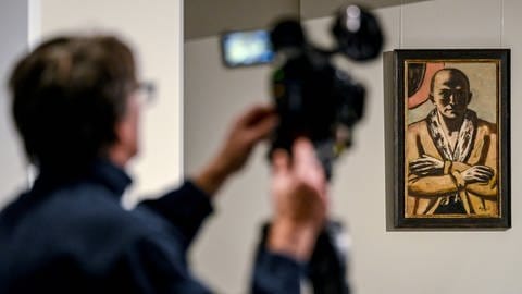 Das Gemälde "Selbstbildnis gelb-rosa" von Max Beckmann wird beim Auktionshaus Villa Grisebach angeboten. Das Werk hat den Rekordpreis von 20 Millionen Euro erzielt.