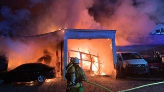 Feuer in Autowerkstatt in Heilbronn-Böckingen