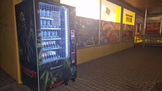 Cannabis Automat vor dem Aldix Markt