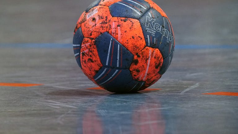 Der Frauenhandball-Bundesligist Sport-Union Neckarsulm hat Trainerin Tanja Logvin und den Sportlichen Leiter Gerhard Husers freigestellt. 