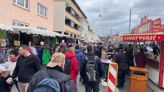 Rund 250 Stände an der Harmonie und am Friedensplatz in Heilbronn lockten schon am Samstag tausende Menschen in die Innenstadt zum Pferdemarkt.