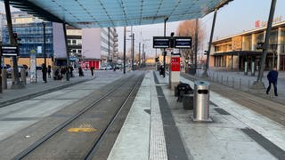 Streik im Nahverkehr Heilbronn: Leerer Bahnsteig in Heilbronn