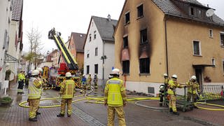 In Heilbronn-Böckingen war am Mittwochmittag ein Brand in einem Mehrfamilienhaus ausgebrochen.