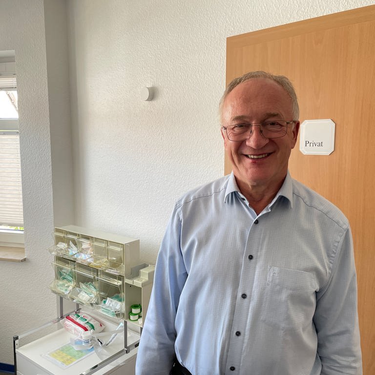 Hausarzt Manfred Frenzel geht mit 71 Jahren in den Ruhestand.