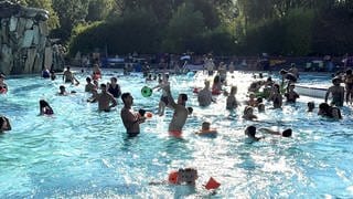 Badespaß im Freibad Gesundbrunnen