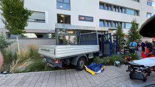 Transporter kracht in Untereisesheimer Pflegeheim