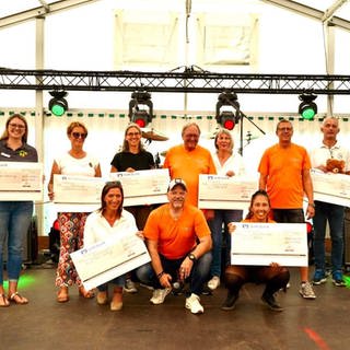 Insgesamt wurden beim Bikerday 2023 des Kinderhilfsvereins Neckarwestheim (Kreis Heilbronn) Spenden in Höhe von rund 40.000 Euro an mildtätige Projekte übergeben.