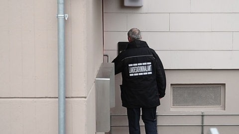 Ein Mitarbeiter des Landeskriminalamts in Schwäbisch Hall