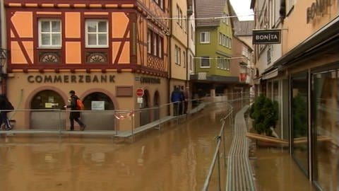 So sah es in der Wertheimer Altstadt beim Hochwasser 2011 aus. 