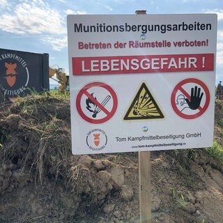 In 18 Meter Tiefe wird in Heilbronn-Böckingen nach Bomben gesucht. 