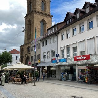 Fußgängerzone in der Innenstadt von Heilbronn mit den üblichen Geschäften