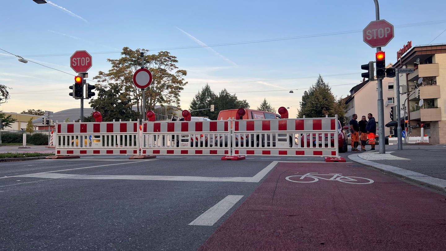 Die Kreuzung Oststraße/Karlstraße in Heilbronn erhält einen neuen Fahrbahnbelag