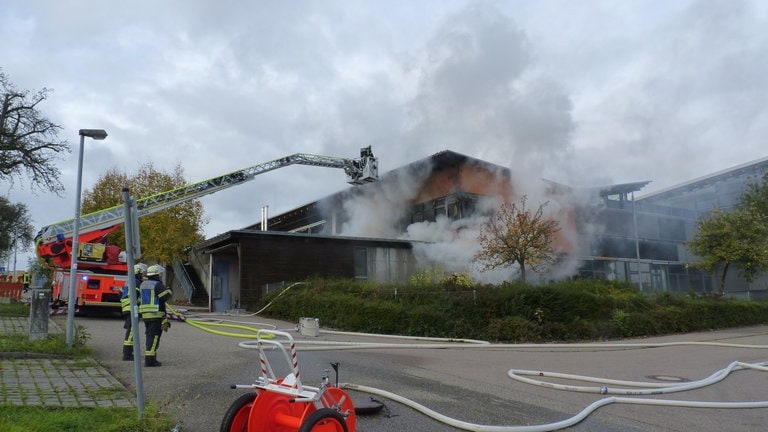 Ein Feuer hat die Geschwister-Scholl-Schule stark beschädigt