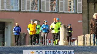 Läuferinnen und Läufer beim Testlauf zum Dreikönigslauf 2024