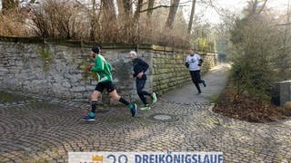 Läufer beim Testlauf zum Dreikönigslauf 2024