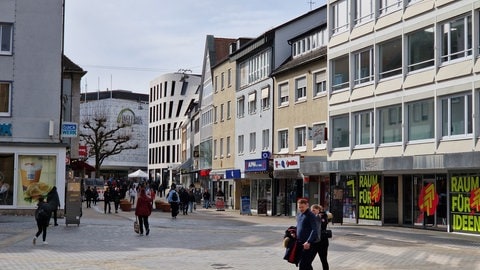 Symbolfoto. Innenstadt von Heilbronn. Kiliansplatz mit angrenzenden Einzelhandelsgeschäften.