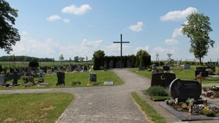 Der Friedhof in Wallhausen (Kreis Schwäbisch Hall): Hier steht das umstrittene Grabmal der Familie Schott.