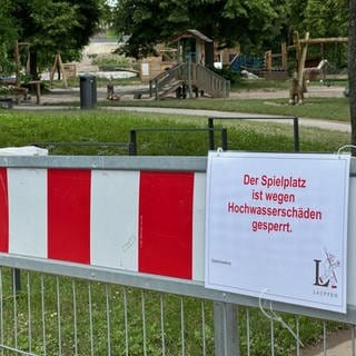 Spielplatz in Lauffen am Neckar gesperrt wegen Hochwasserschäden
