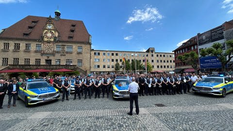 Rund 300 Polizeibeamte kamen zur Schweigeminute auf dem Heilbronner Marktplatz zusammen