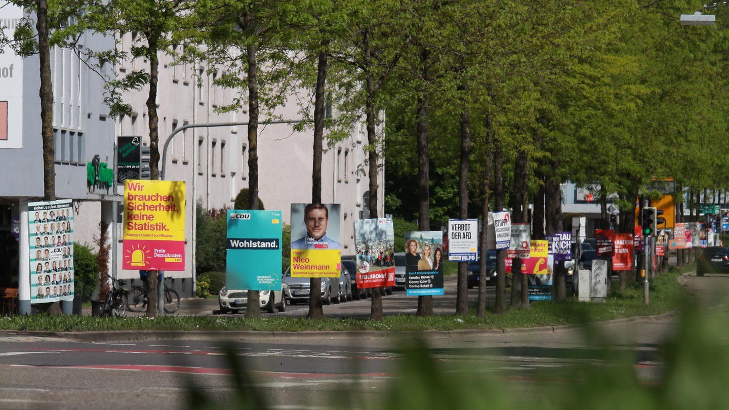Wahlplakate in Heilbronn. Zu Europawahl und Kommunalwahl am 9. Juni 2024