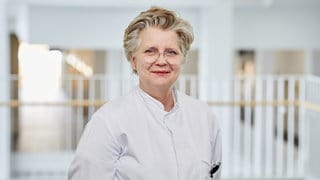 Astrid Stäps, Leiterin der Transfusionsmedizin und der Blutbank am SLK-Klinikum