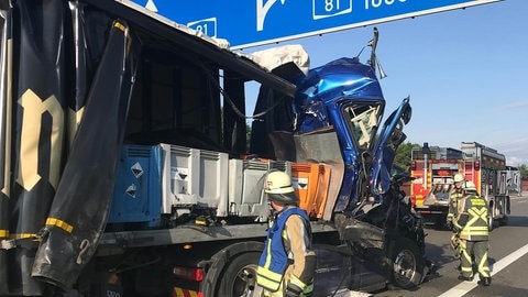 Gefahrgutbehälter auf dem Lkw