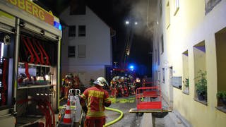 Feuerwehrleute bei einem Brand in Weinsberg