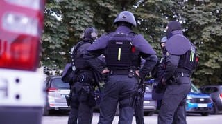 Einsatzkräfte des SEK der Polizei Heilbronn bei Festnahme