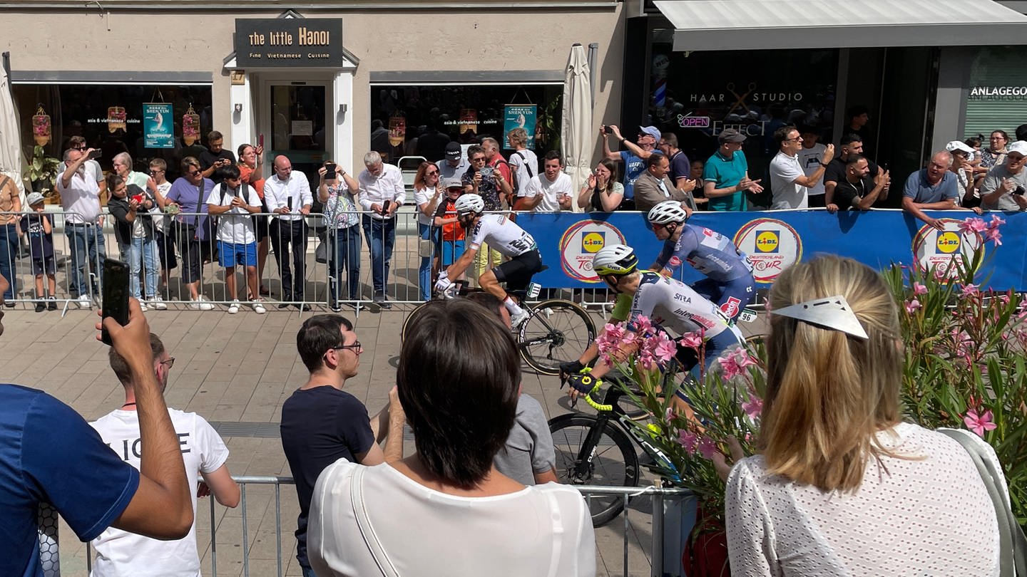 Die Sportler starten in Heibronn - die Etappe der Deutschland Tour führt bis nach Schwäbisch Gmünd.